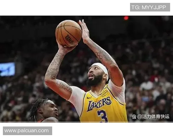 2013年湖人与猛龙激战回顾：经典对决与精彩瞬间分析