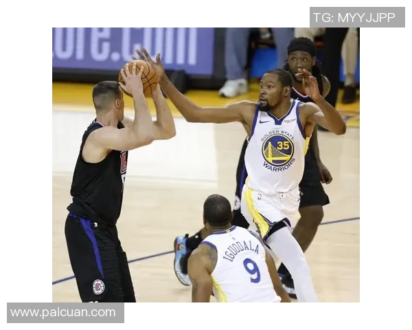 2016年NBA季后赛快船与勇士的经典对决回顾与精彩瞬间分析